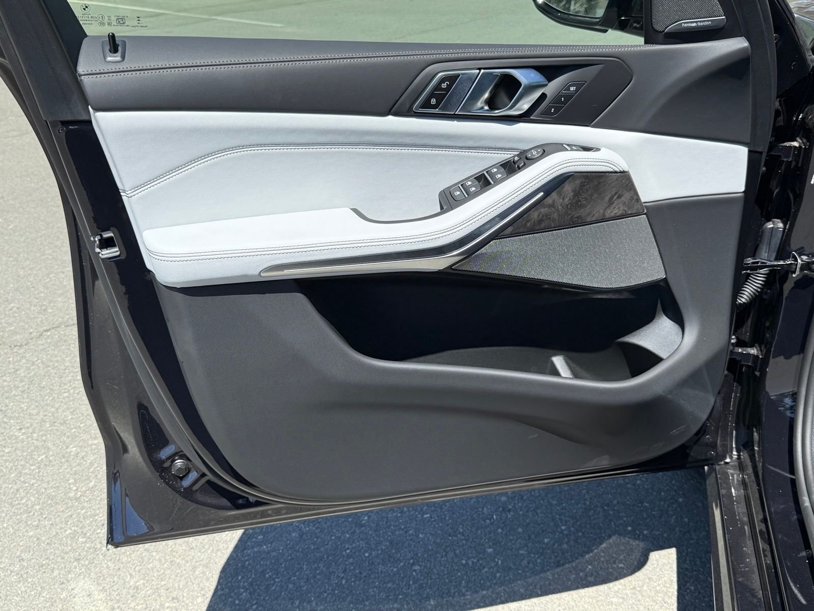New 2026 Carbon Black Metallic BMW sDrive40i image 19