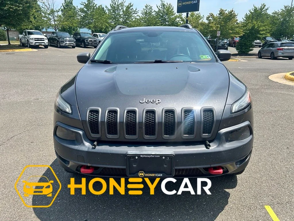 Used 2014 Gray Jeep Trailhawk image 1
