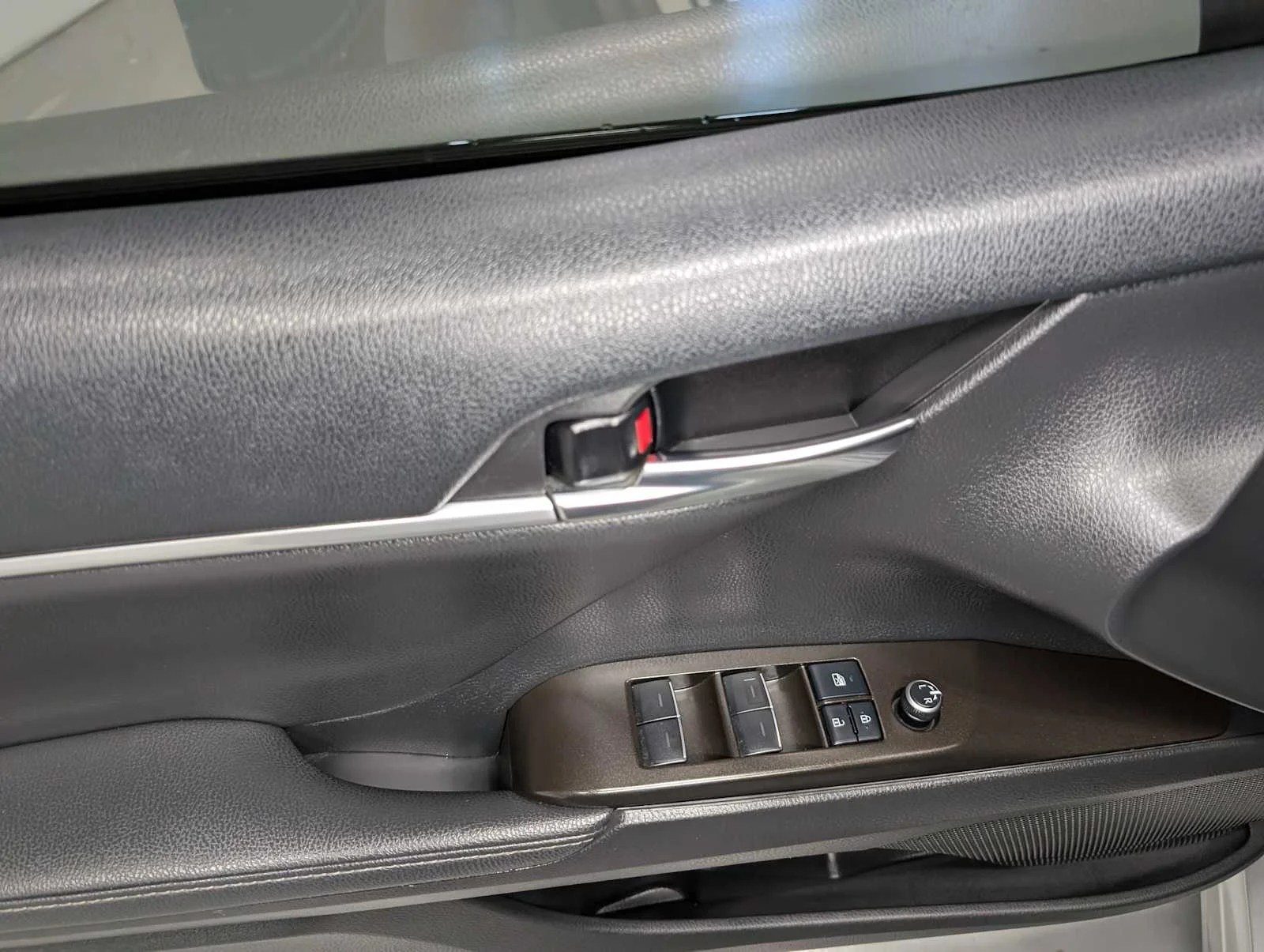 Used 2022 Midnight Black Metallic Toyota XSE image 41
