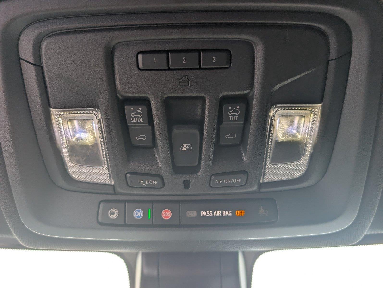 Used 2022 Mosaic Black Metallic Chevrolet High Country image 23