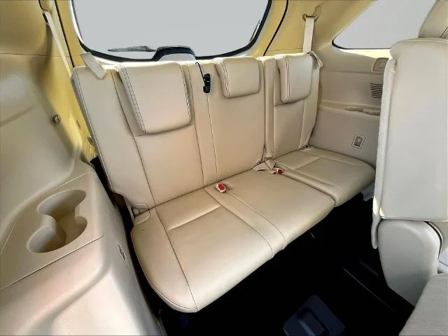 Used 2018 Green Toyota XLE image 31