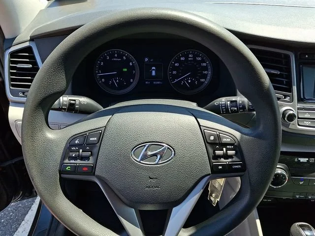 Used 2017 Gray Hyundai SE image 19
