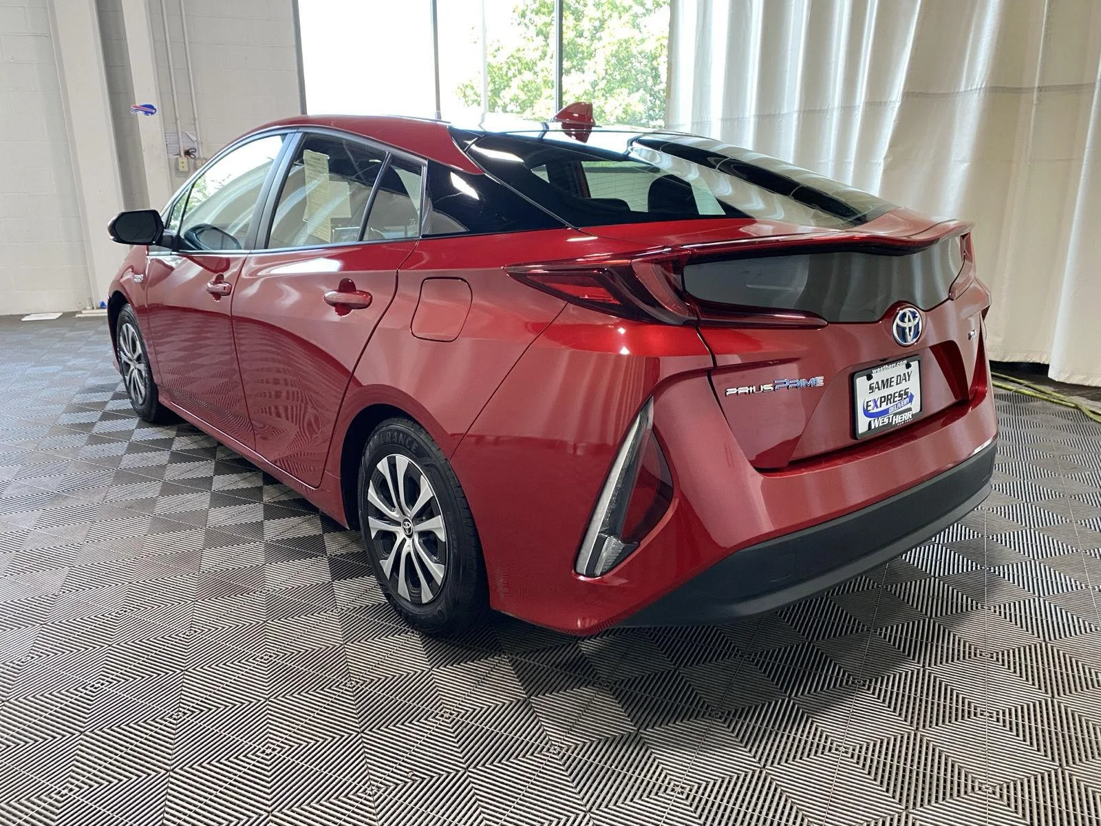 Used 2021 Supersonic Red Toyota XLE image 10