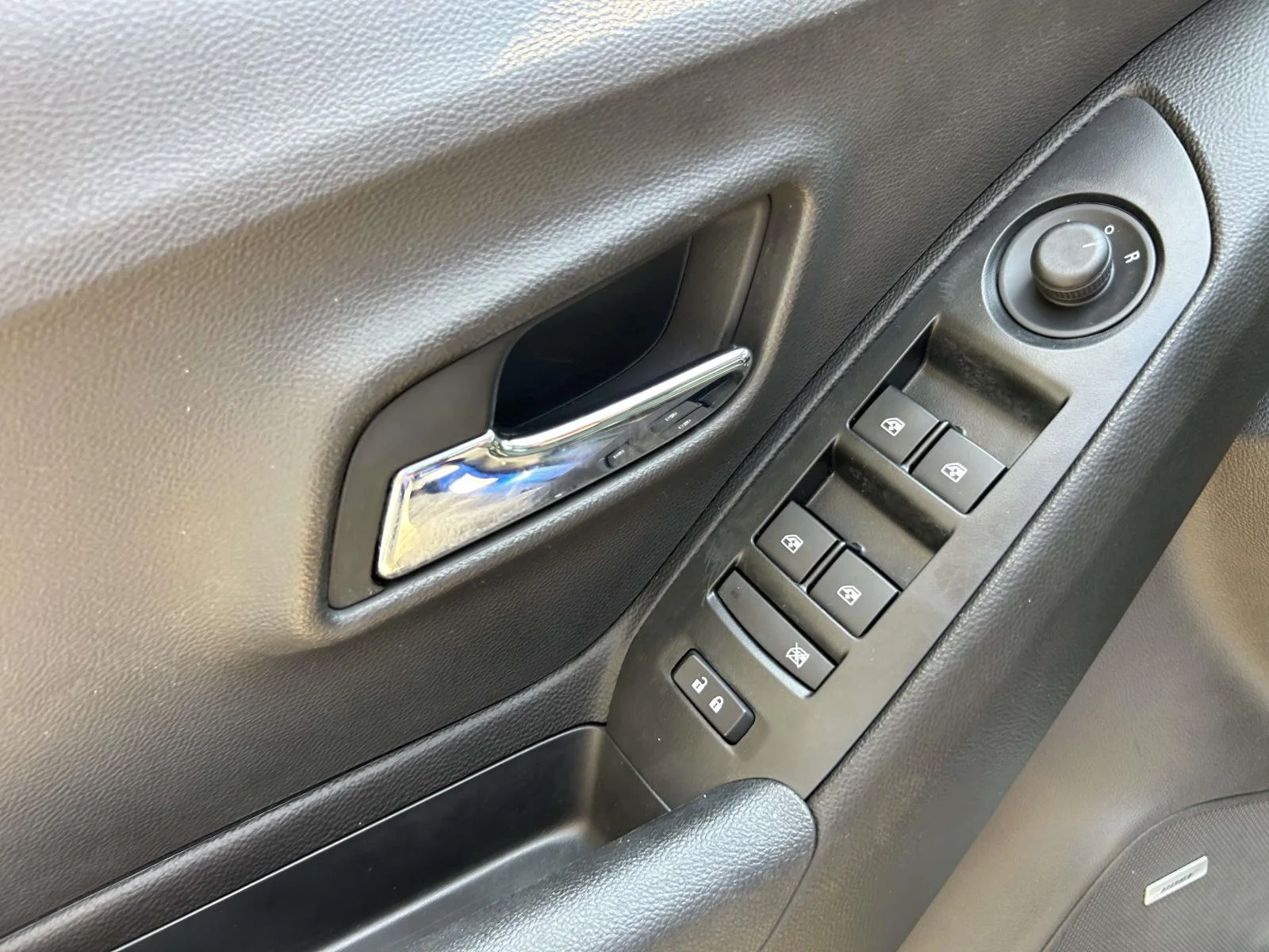 Used 2017 Blue Chevrolet FWD 4dr Premier image 11