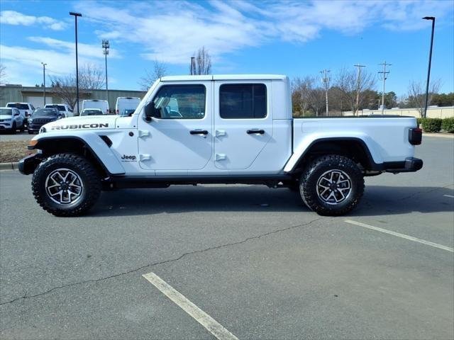 New 2026 Bright White Clear-Coat Exterior Paint Jeep Rubicon image 3