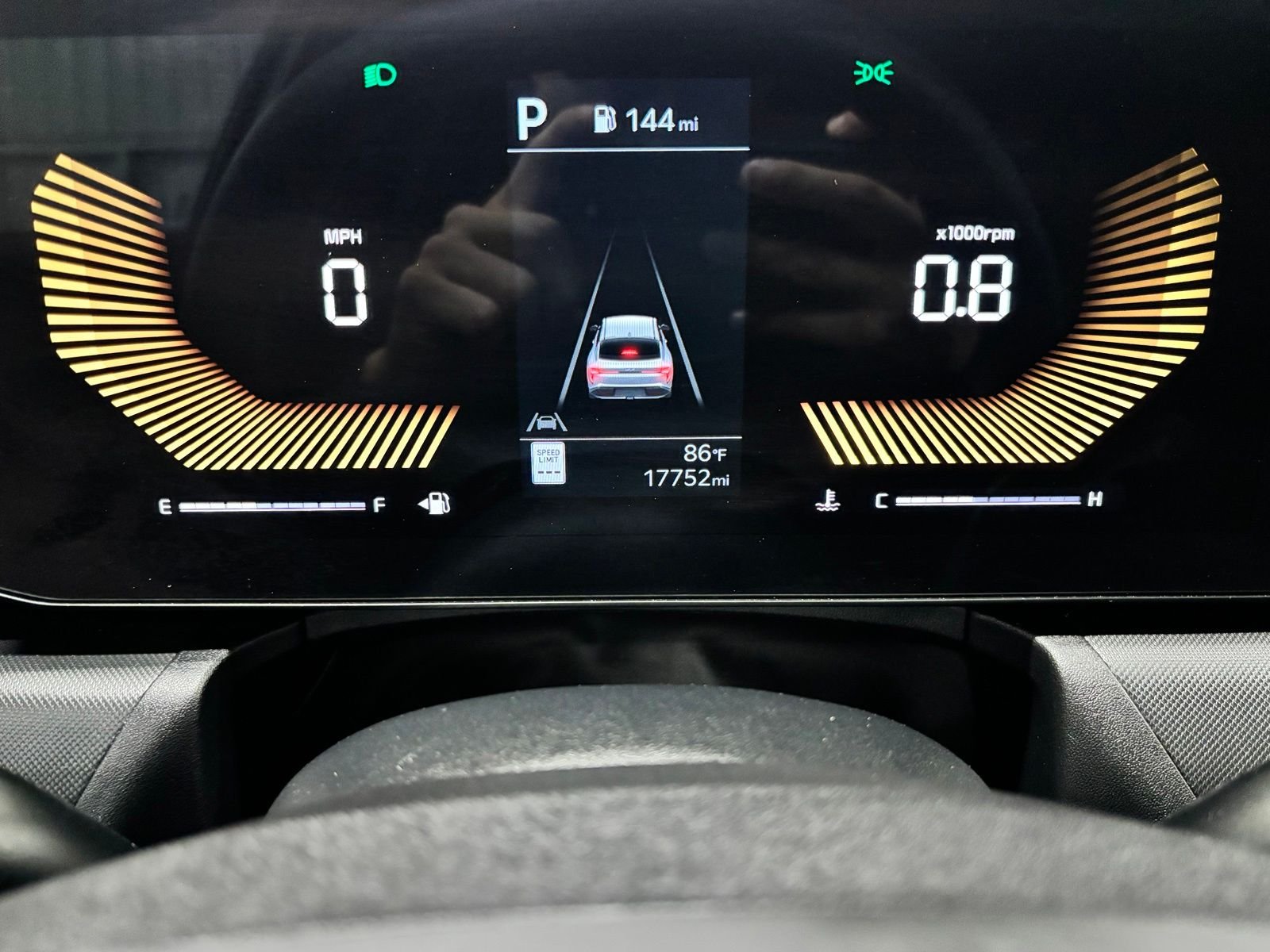 Used 2025 White Kia LXS image 14