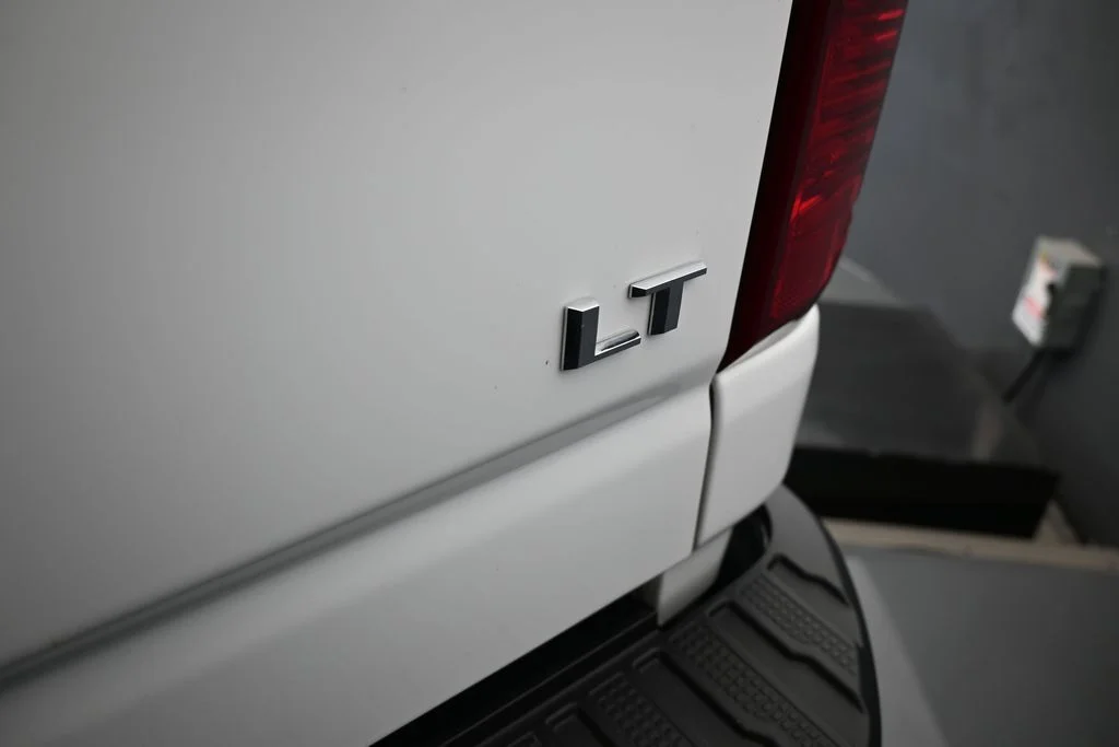 Used 2025 Summit White Chevrolet LT image 43