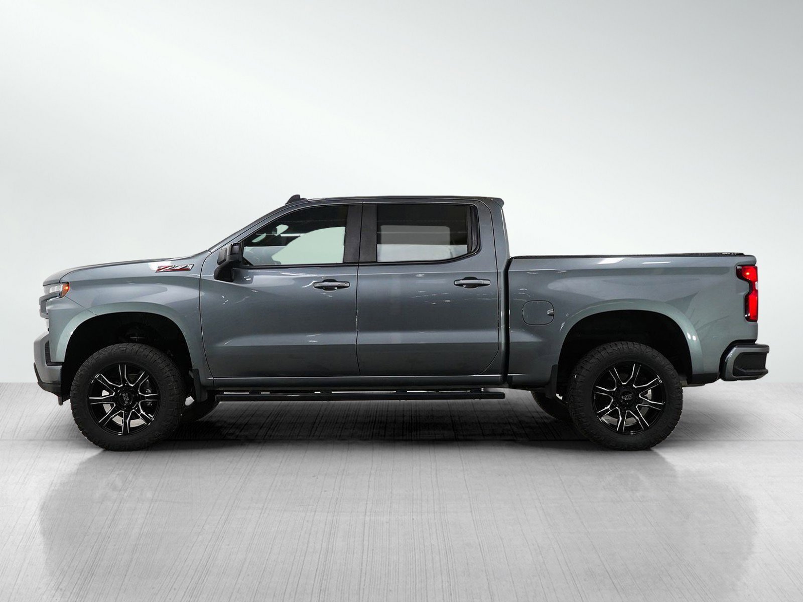 Used 2021 Chevrolet Silverado 1500 RST with VIN 1GCUYEEL0MZ170872 for sale in White Bear Lake, Minnesota