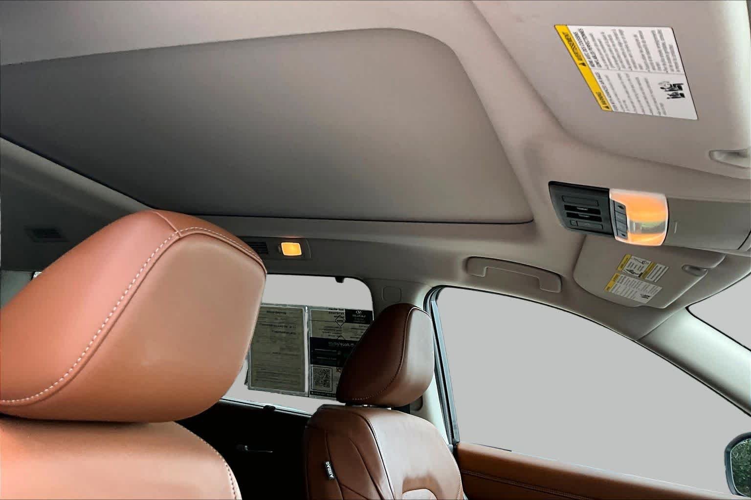 Used 2022 Pearl White Tricoat Nissan Platinum image 14