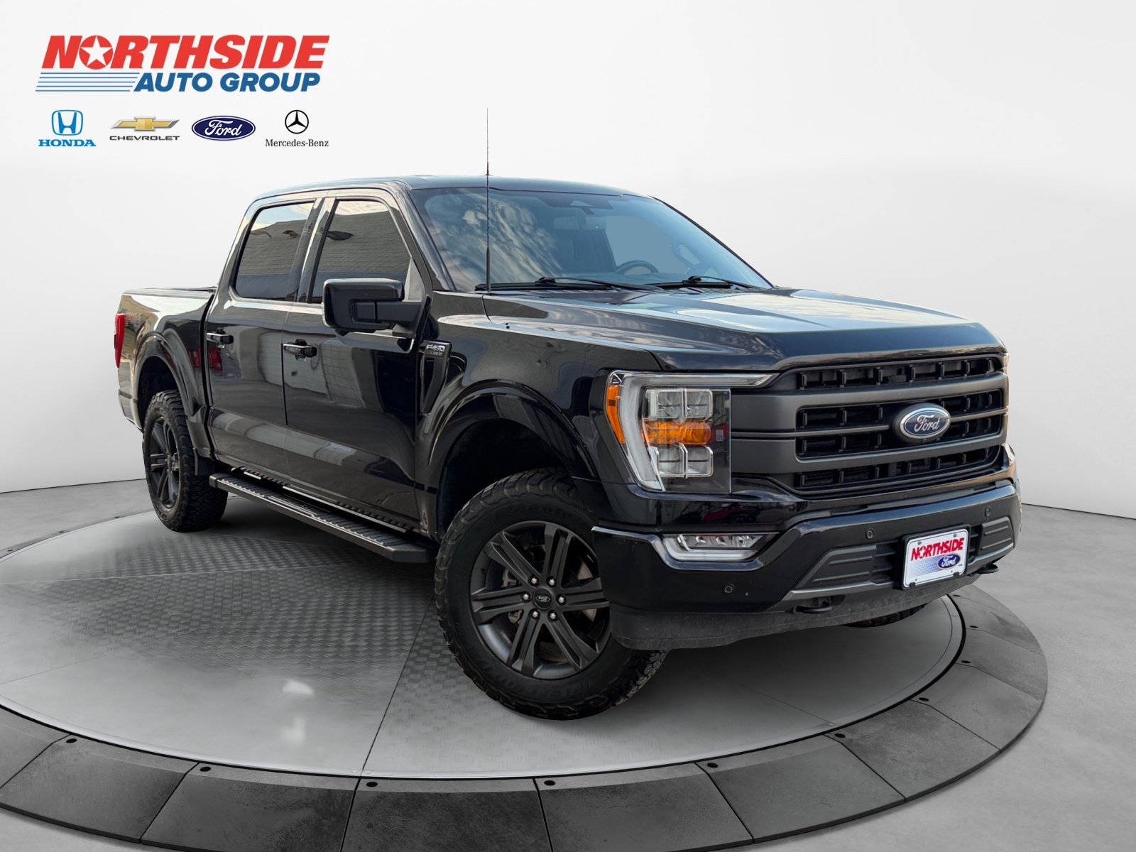 Used 2023 Agate Black Metallic Ford LARIAT image 1