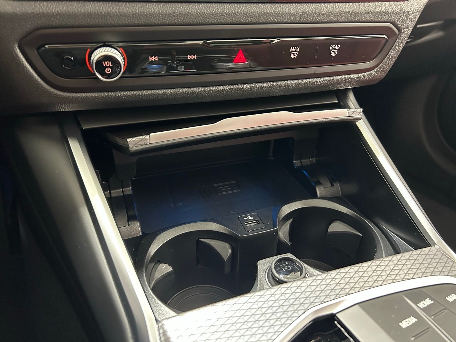 New 2026 Skyscraper Grey Metallic BMW xDrive40 image 29
