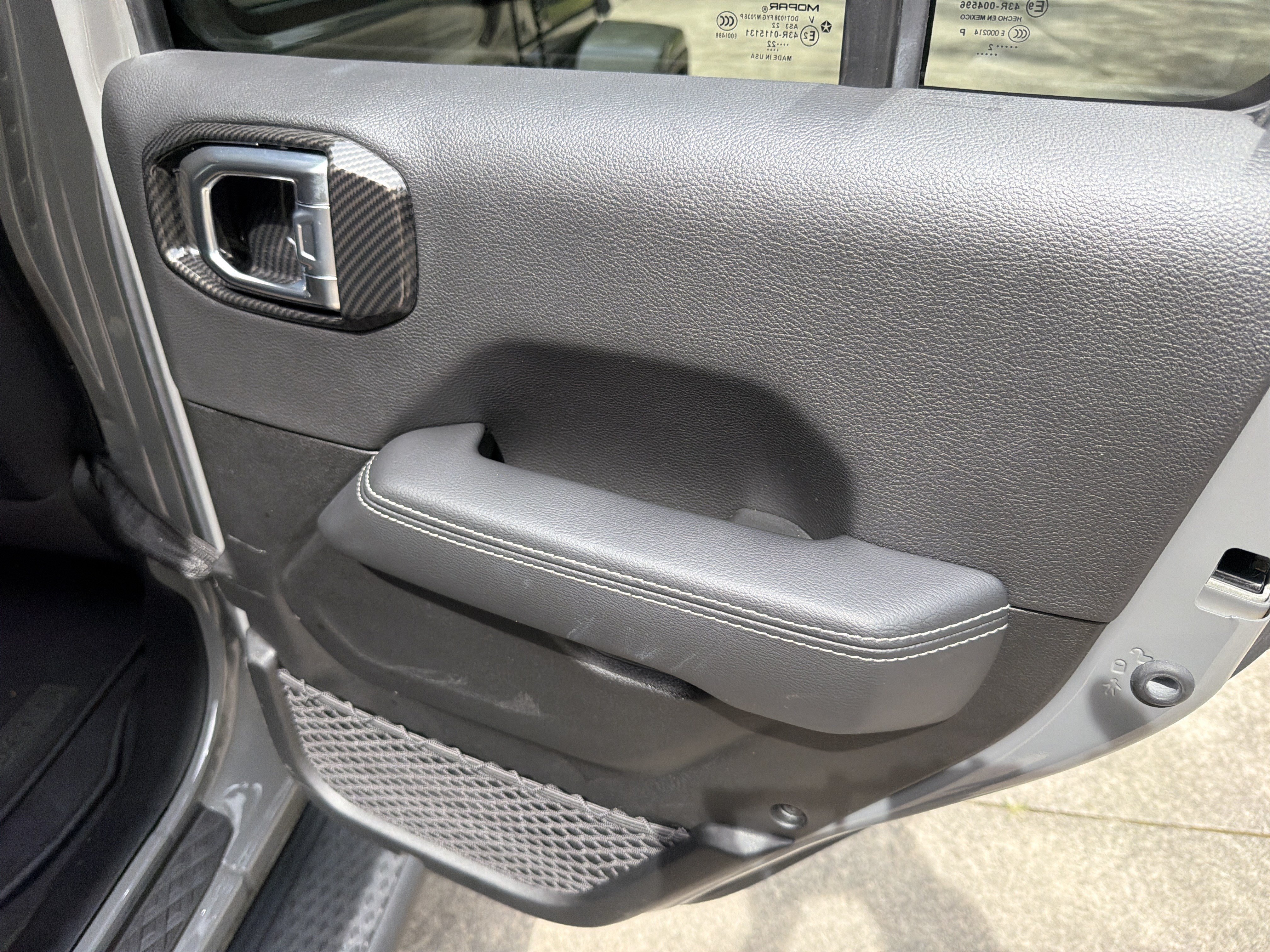 Used 2022 Sting-Gray Clearcoat Jeep Overland image 14