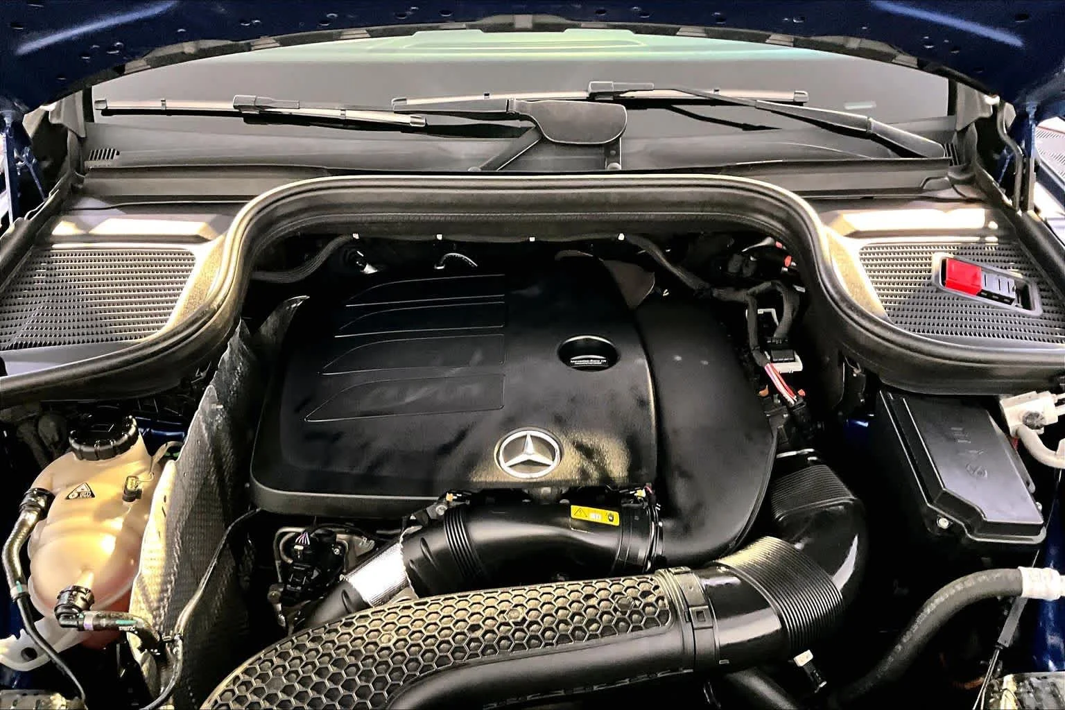 Certified Used 2022 Brilliant Blue Metallic Mercedes-Benz GLE 350 image 58