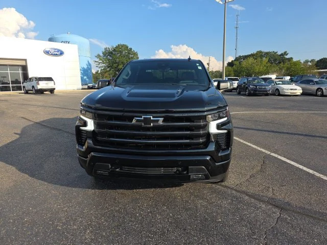 Used 2026 Black Chevrolet High Country image 5