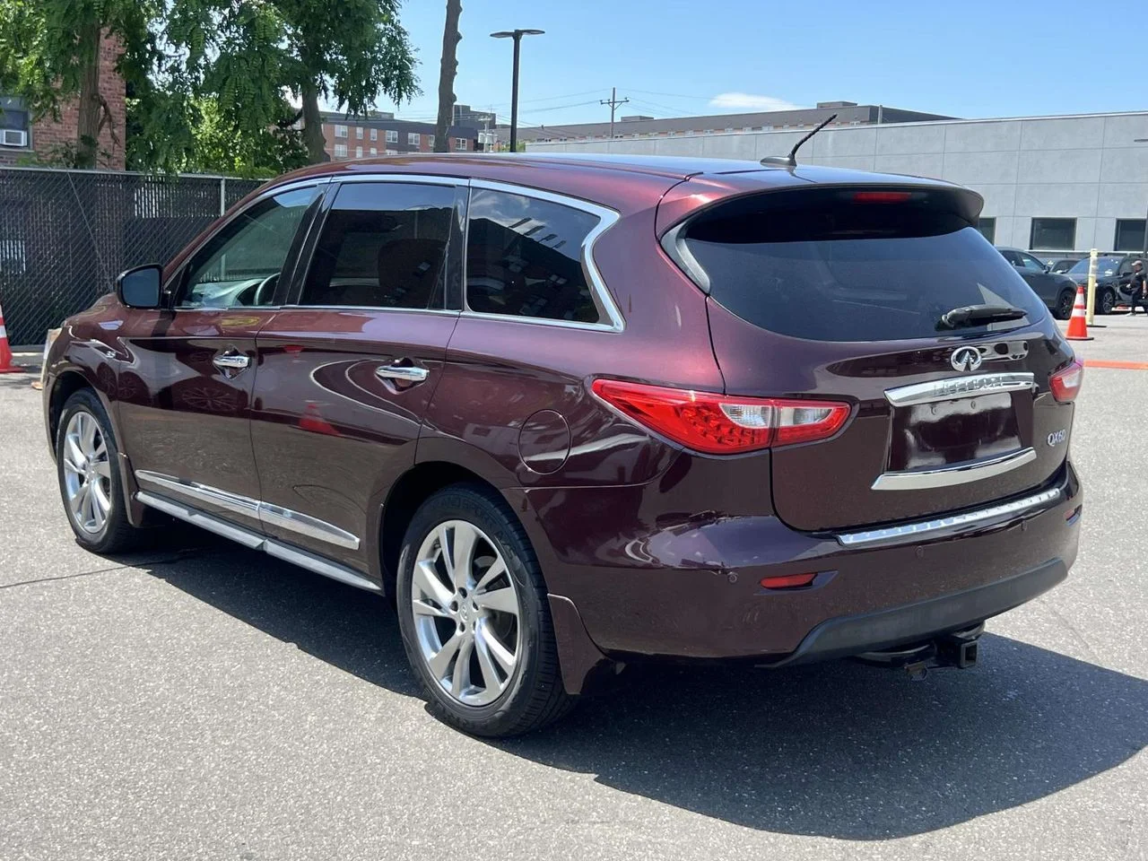 Used 2014 Midnight Garnet INFINITI Base image 6