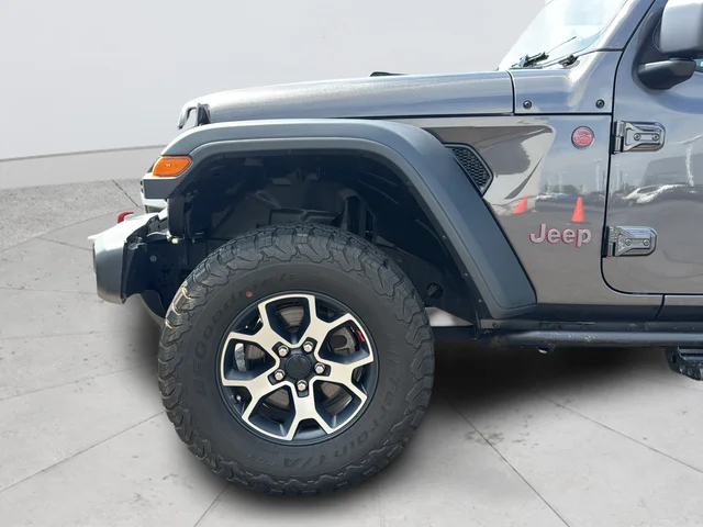 Used 2020 Gray Jeep Rubicon image 32