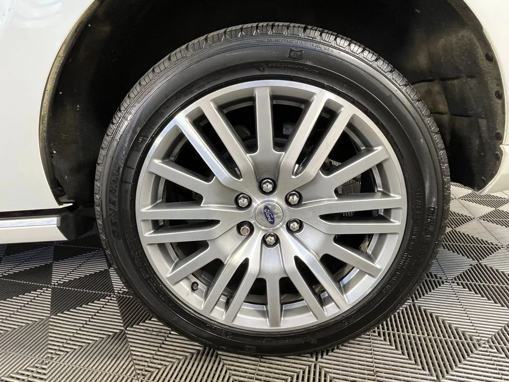 Used 2022 White Ford Platinum image 16
