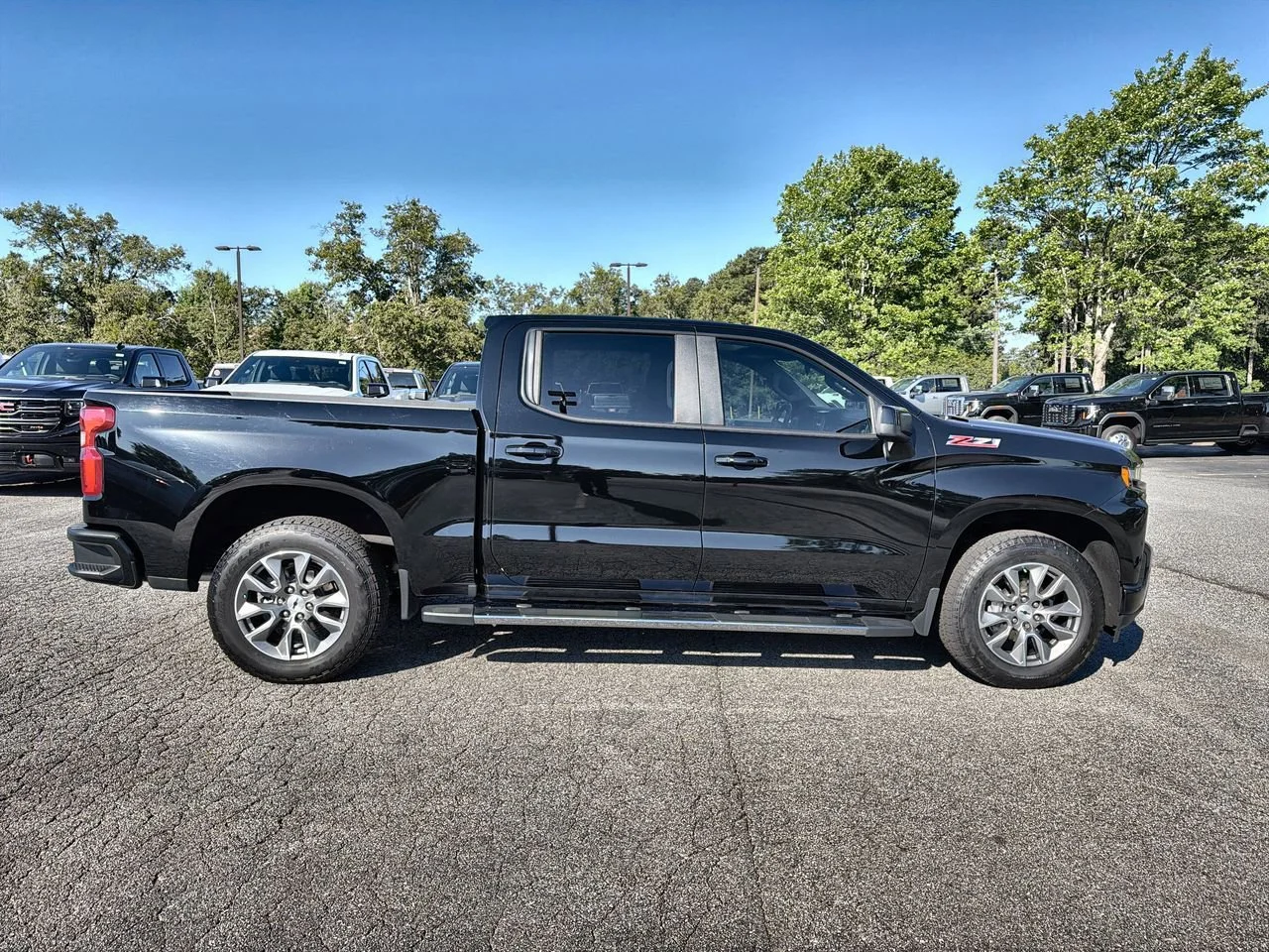 Used 2022 Black Chevrolet RST image 9