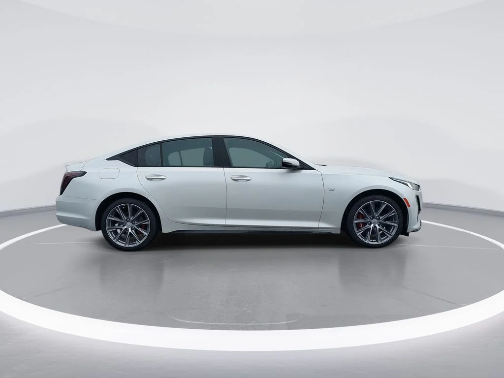 Used 2022 White Cadillac Sport image 9