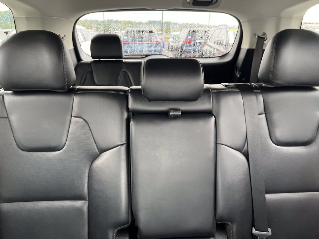 Used 2023 Silver Kia LX image 22
