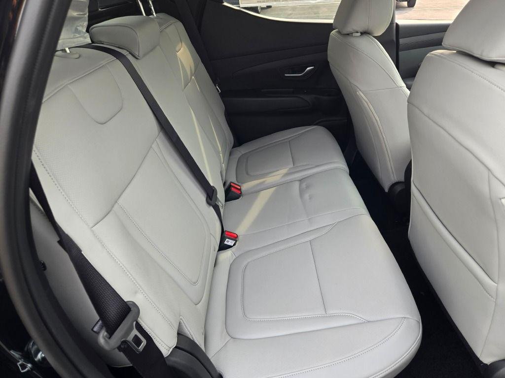 New 2026 Phantom Black Hyundai SEL Activity AWD image 9
