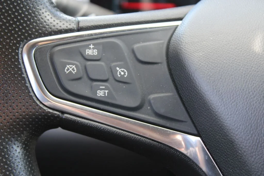 Used 2020 White Chevrolet LS image 24