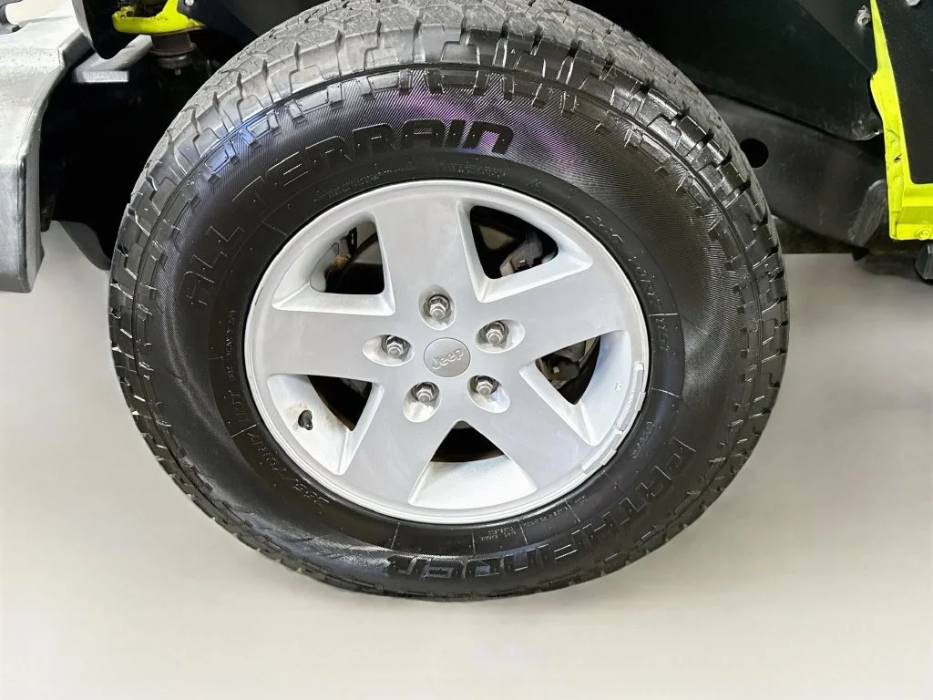 Used 2017 Green Jeep Sport image 38