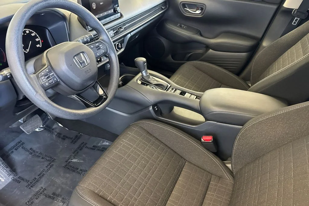 Certified Used 2025 Modern Steel Metallic Honda LX image 12