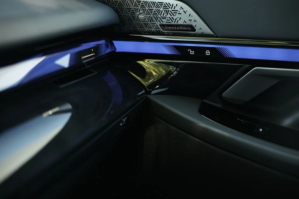 New 2027 Brooklyn Grey Metallic BMW 530i xDrive image 42