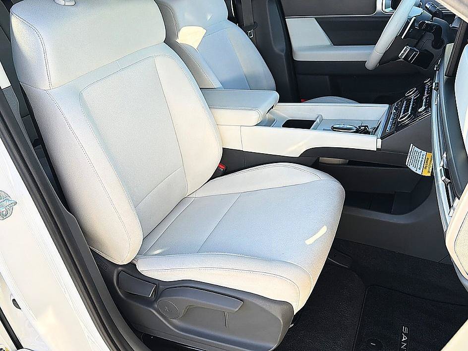 Used 2025 Serenity White Hyundai SE image 23