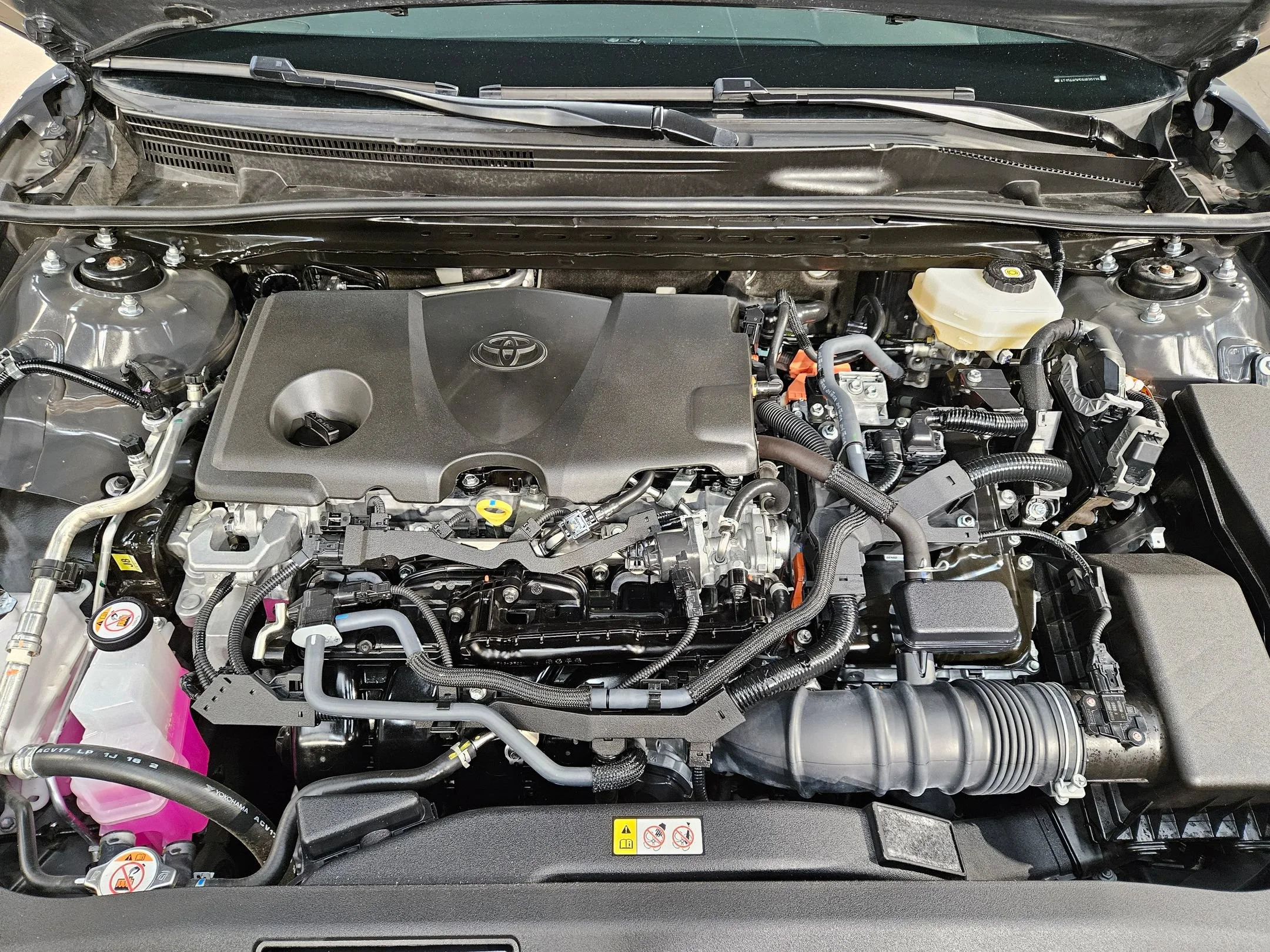 Used 2025 Underground Toyota LE image 19