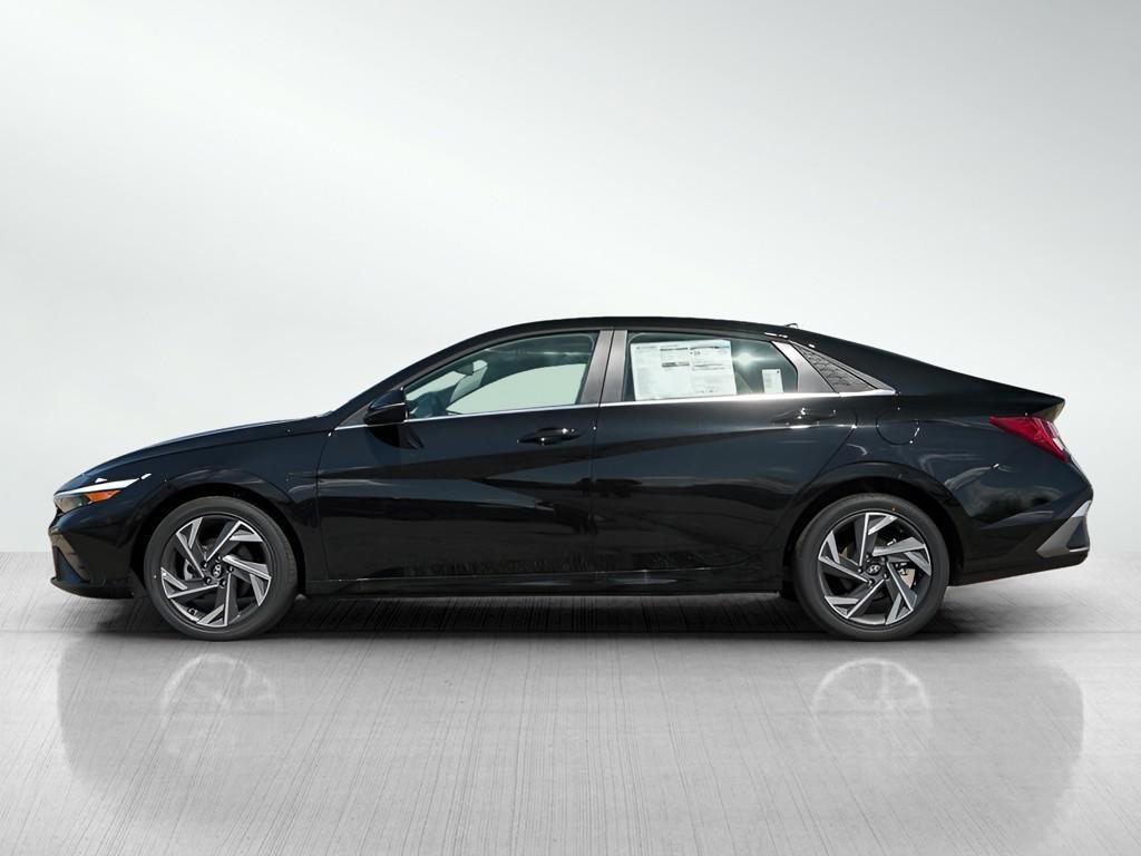 New 2026 Abyss Black Hyundai Limited Sedan FWD image 28
