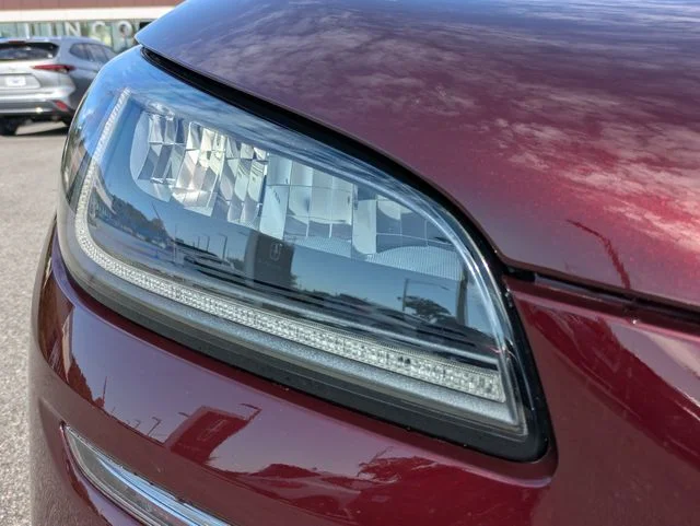 Used 2020 Burgundy Velvet Lincoln Standard image 10