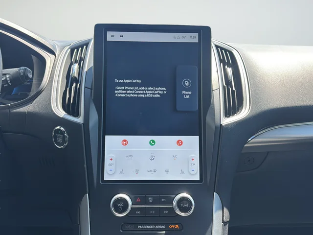 Used 2022 Silver Ford SEL image 14