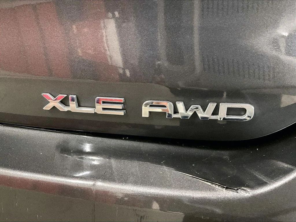 Used 2022 Gray Toyota XLE image 11