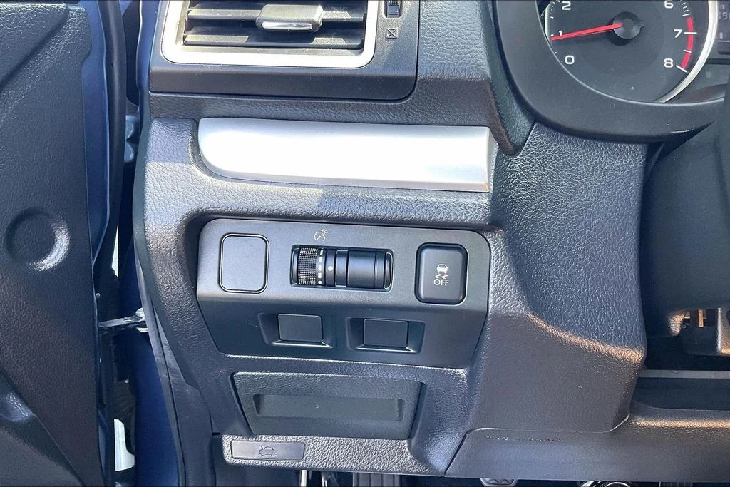 Used 2017 Blue Subaru 2.0i image 31