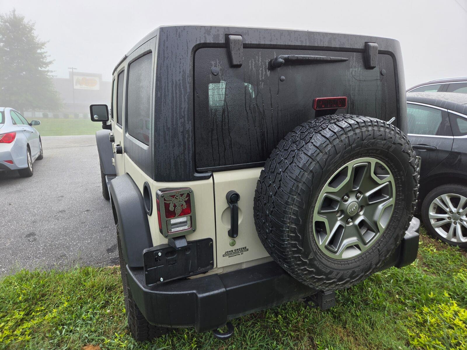 Used 2017 Tan Jeep Sport image 7
