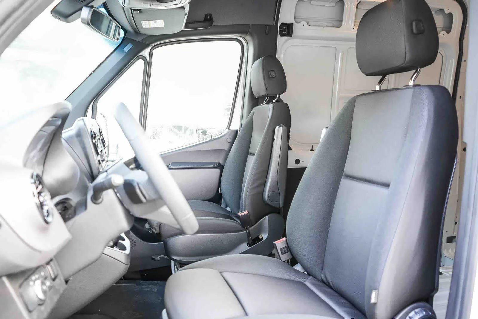 New 2026 Arctic White Mercedes-Benz Cargo 170WB High Roof RWD 2.0L I4 Diesel Turbo SO image 42