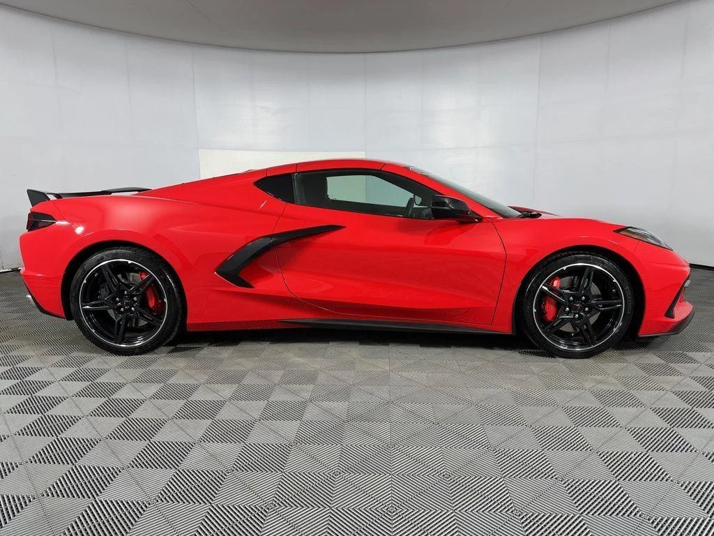 Used 2021 TORCH RED Chevrolet 2LT image 29