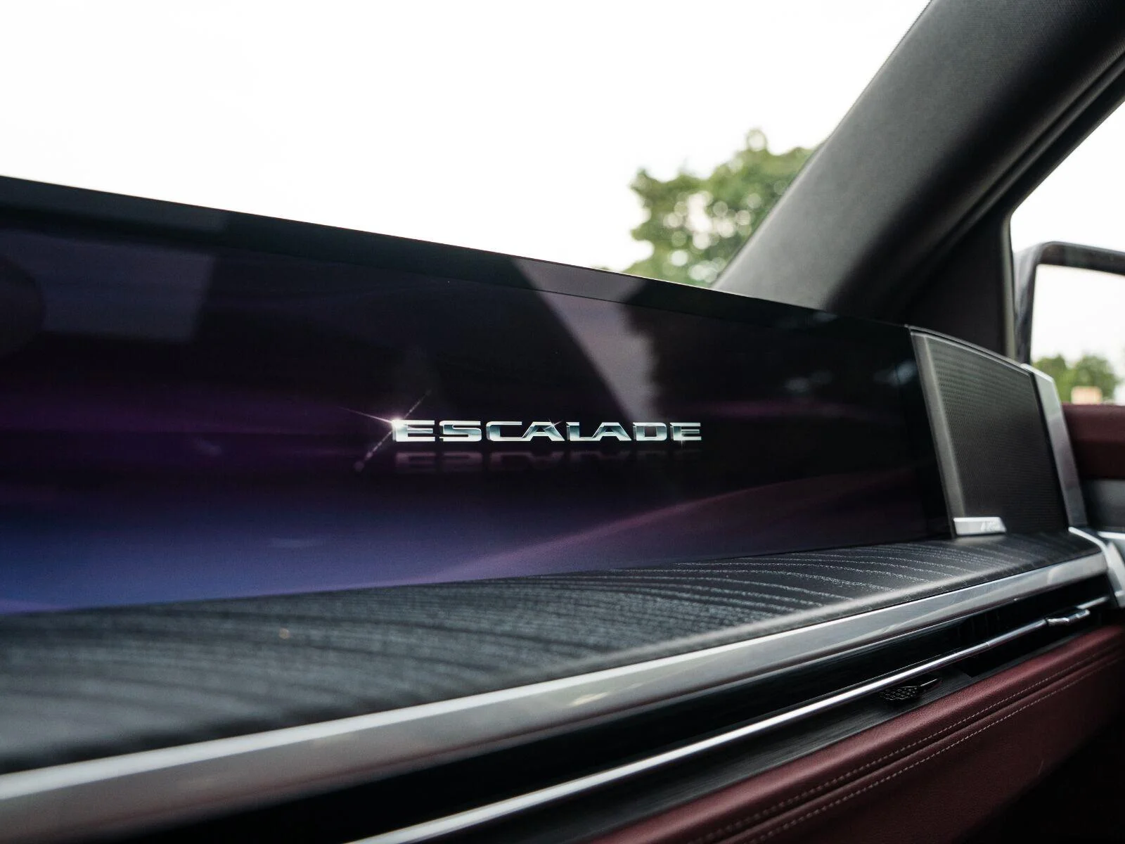 Used 2025 Crystal White Tricoat Cadillac Sport image 46