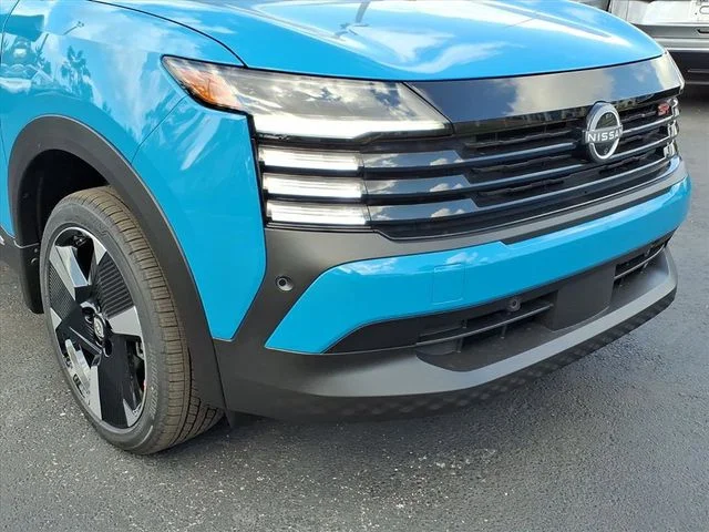 New 2026 Arctic Ice Blue Metallic / Super Black Two-tone Nissan SR image 11