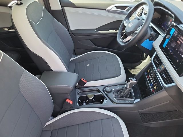 2025 Volkswagen Taos SE - Photo 17