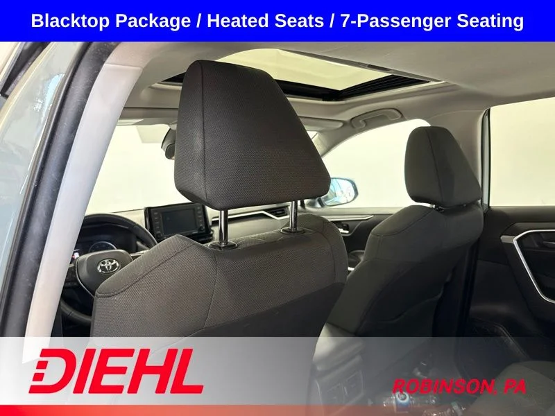 Used 2021  Toyota XLE image 17