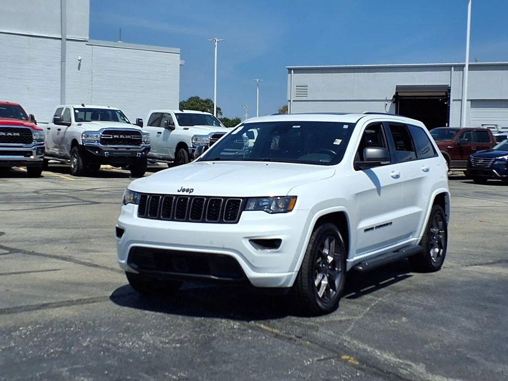 Used 2021 White Jeep Limited image 2