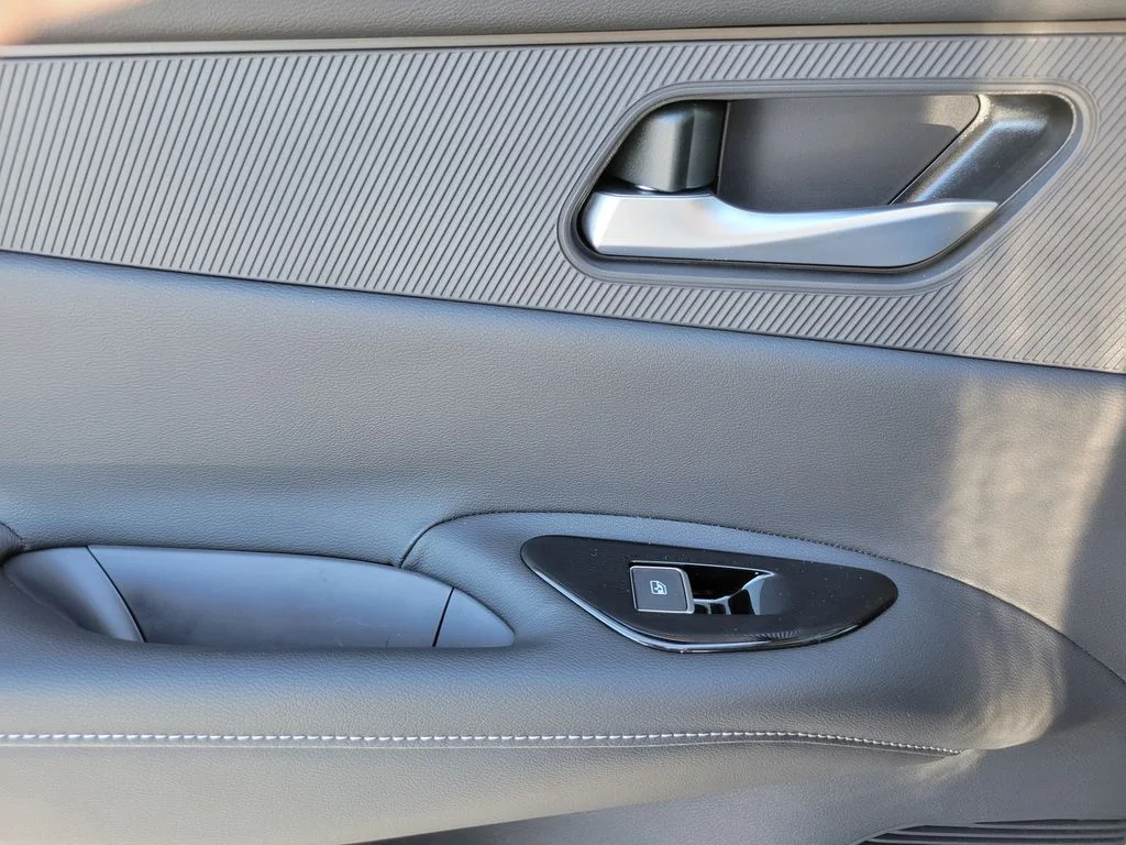 New 2026 Champagne Silver Metallic Nissan SL image 28