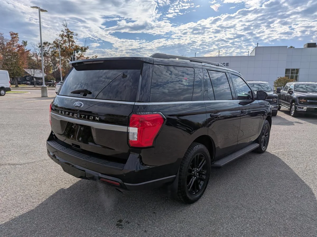 Used 2024 Black Ford XLT image 7