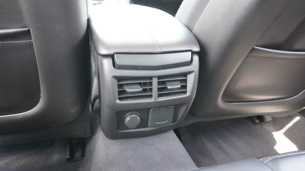 Used 2018 Silver Cadillac Luxury RWD image 33