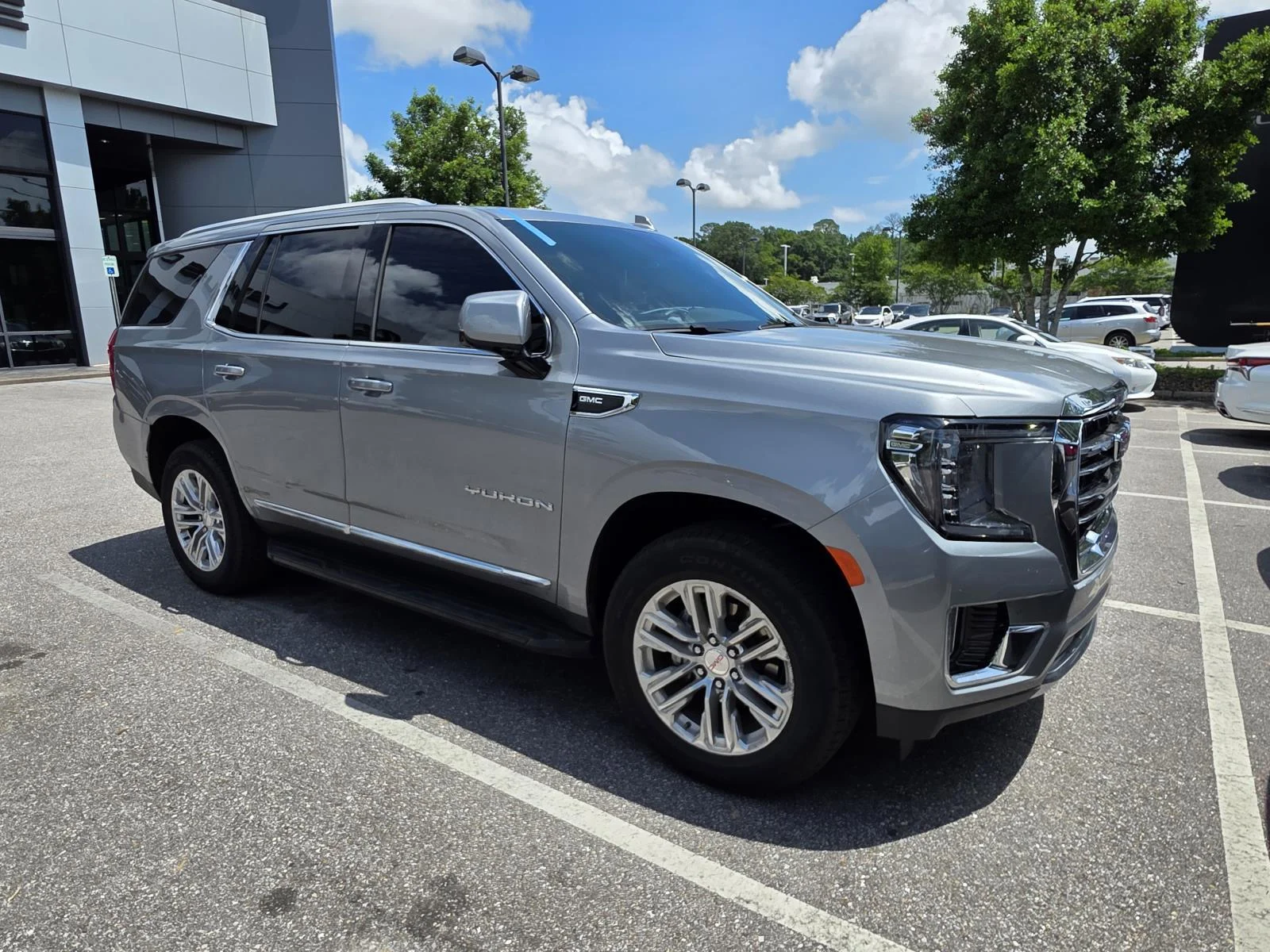 2023 GMC Yukon 2WD SLT's photo