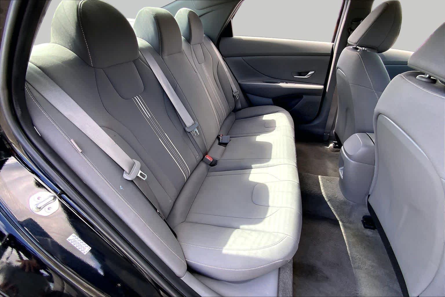 Used 2024 Abyss Black Hyundai SEL image 19