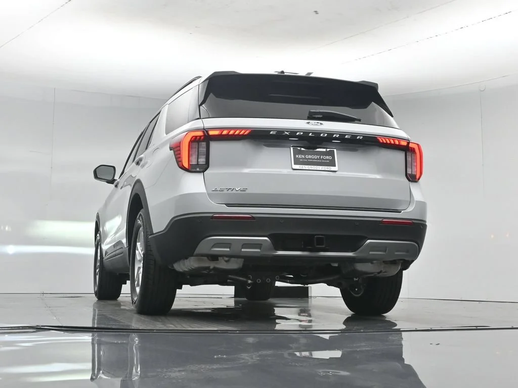 New 2027 Avalanche Gray Ford Active image 47